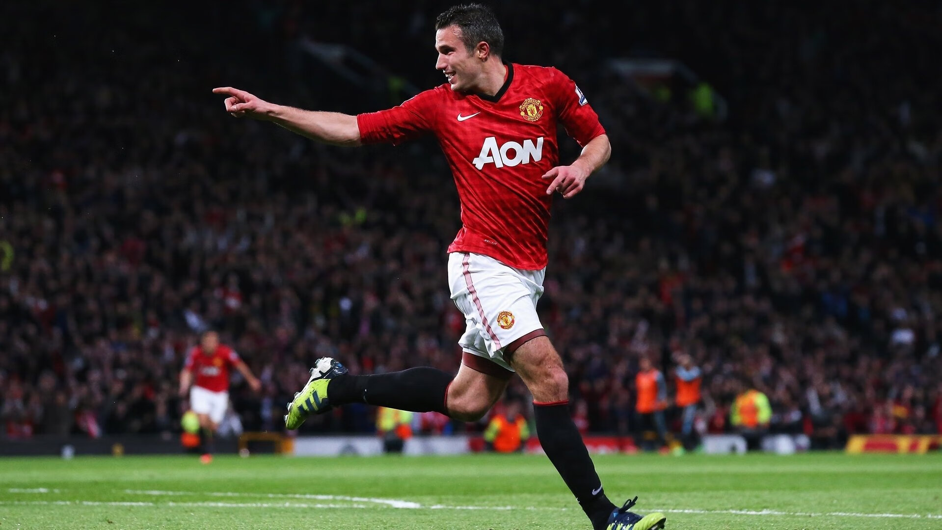 夺冠引发热议！，莎拉波娃在拜仁比赛中最后时刻胜出赛场气氛高涨